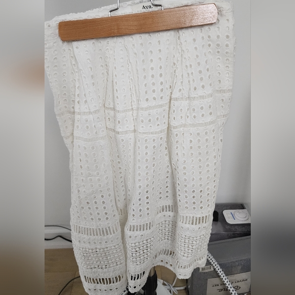 Crochet 2 piece white crop top and skirt - Picture 3 of 5